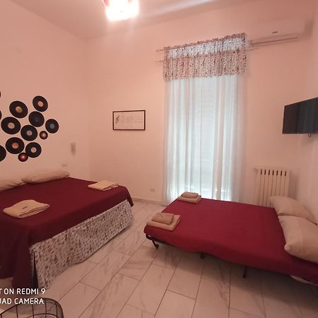 La Maison Di Wanda Bed & Breakfast เนเปิลส์ ภายนอก รูปภาพ