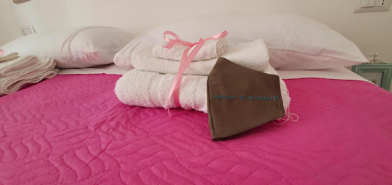 La Maison Di Wanda Bed & Breakfast เนเปิลส์ ภายนอก รูปภาพ