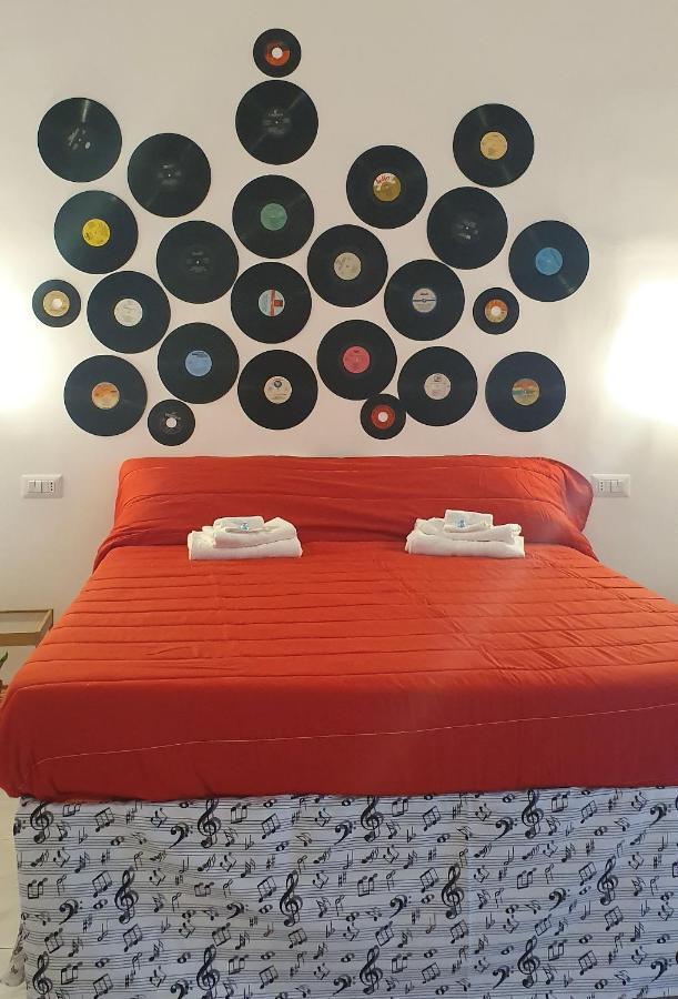 La Maison Di Wanda Bed & Breakfast เนเปิลส์ ภายนอก รูปภาพ