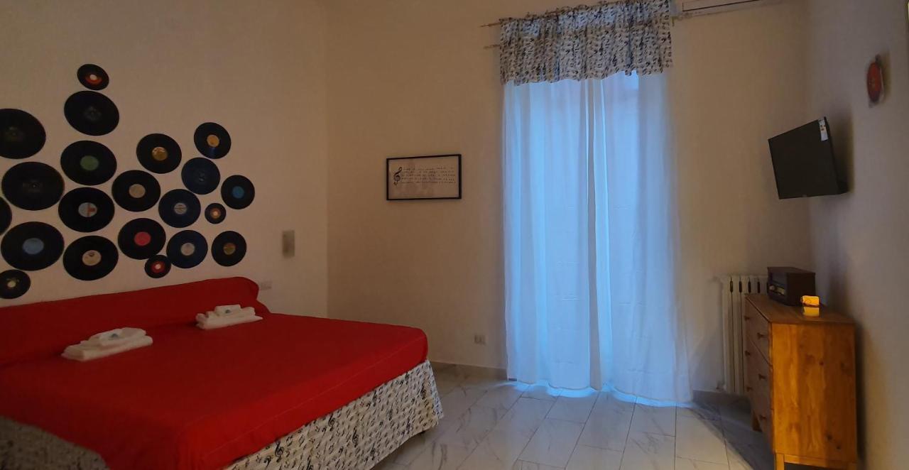 La Maison Di Wanda Bed & Breakfast เนเปิลส์ ภายนอก รูปภาพ
